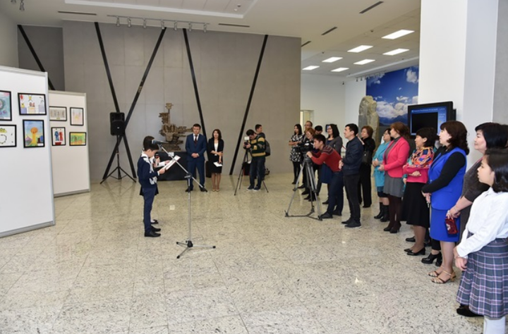 Халықаралық музей күніне орай «Музей әлеміне саяхат» атты балалар көркемсурет көрмесі ашылды