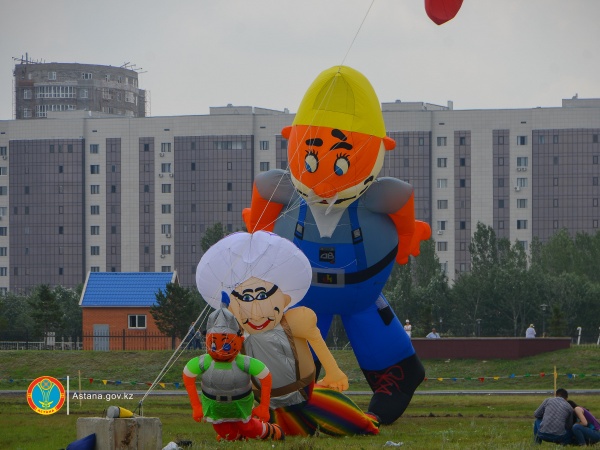 «Астана аспаны» батпырауықтар фестивалі өтуде 