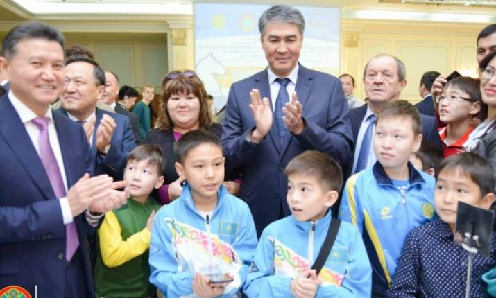 Астанада балалар мен жасөпірімдер арасында блицтен шахмат турнирі өтті